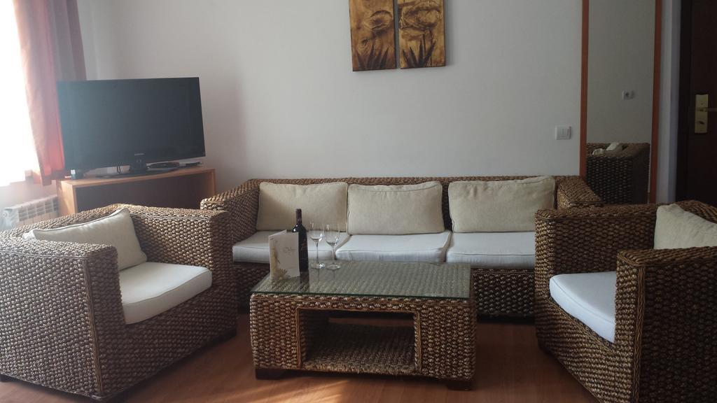 بوروفتس Apart Hotel Flora Residence Daisy الغرفة الصورة
