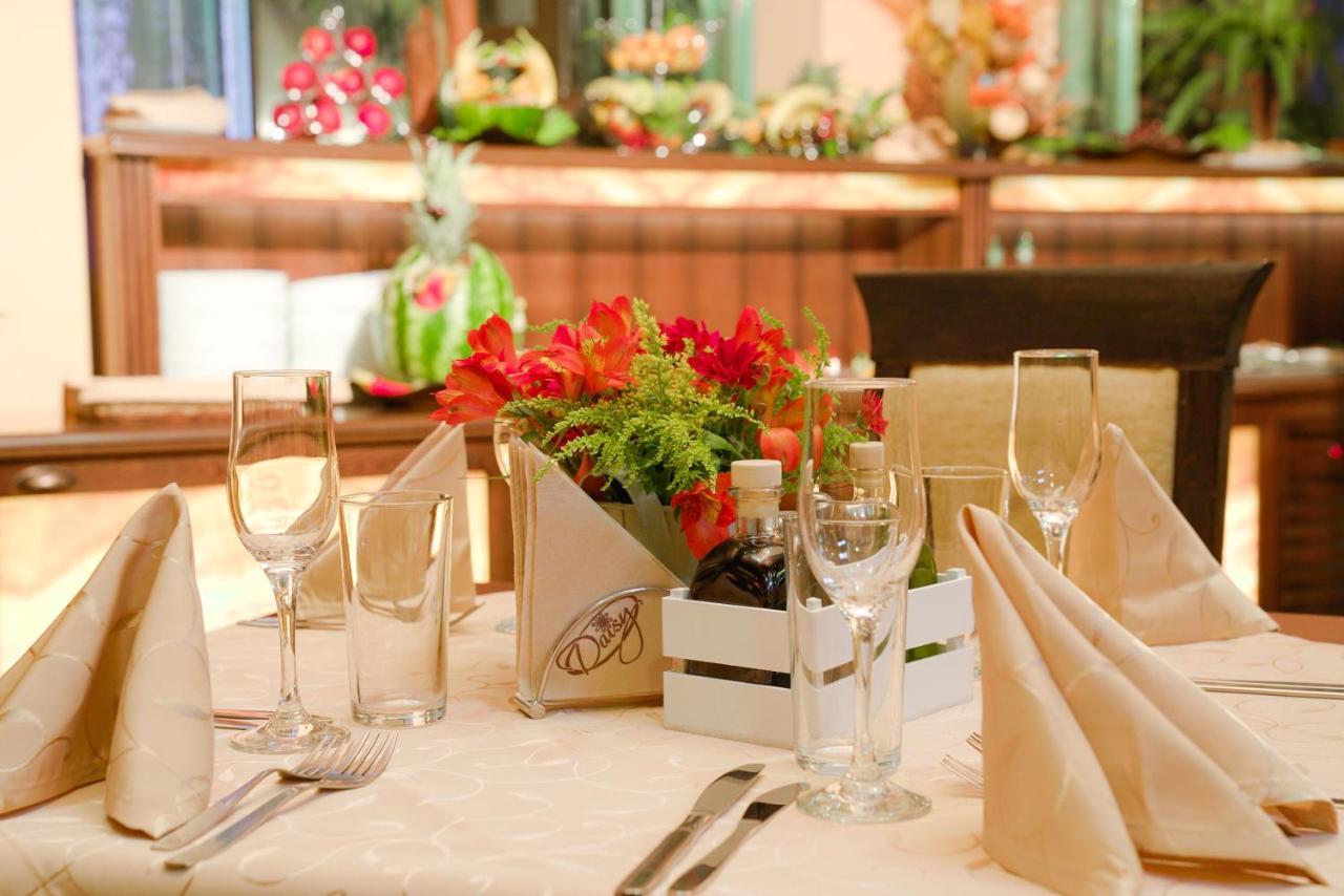 بوروفتس Apart Hotel Flora Residence Daisy المظهر الخارجي الصورة